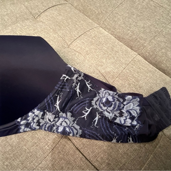 46DDD DEESSEE BRA NAVY LACE BRA - Picture 4 of 7